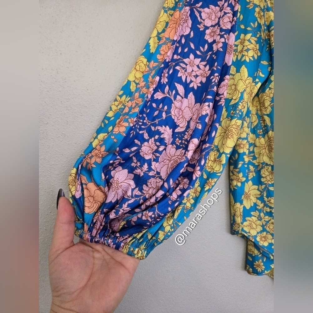 Current Air Floral Colorblock Cuffed Blouse - Picture 3 of 8